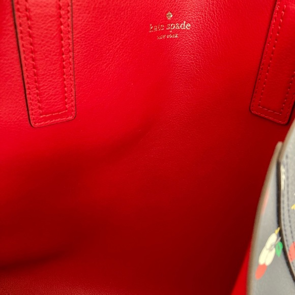 Kate Spade Mya Breeze Floral Ditsy Reversible Tote with Wristlet MSRP $329.00 - Picture 6 of 9